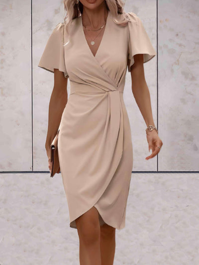 Caroline | Robe élégante à col en V