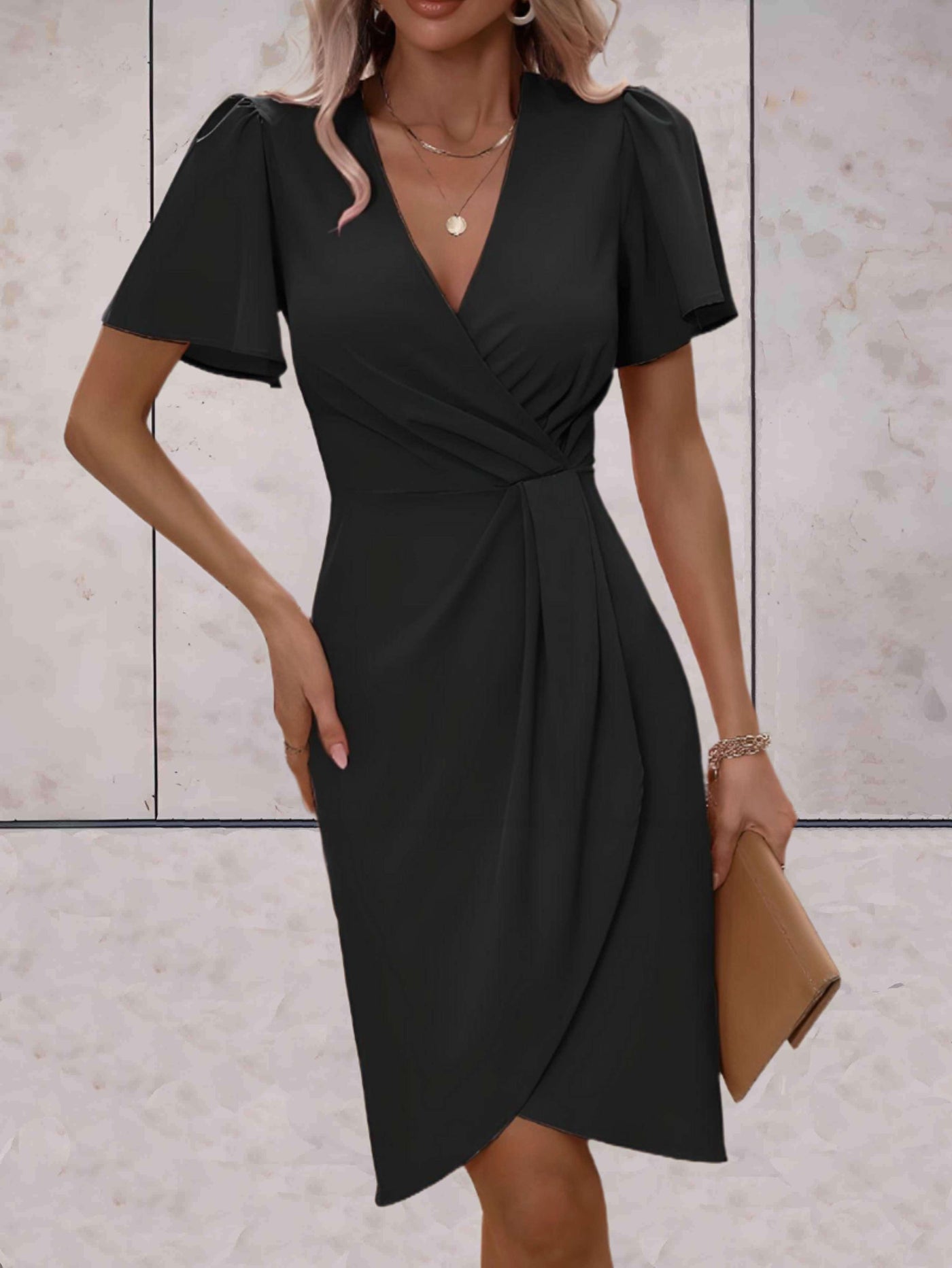 Caroline | Robe élégante à col en V