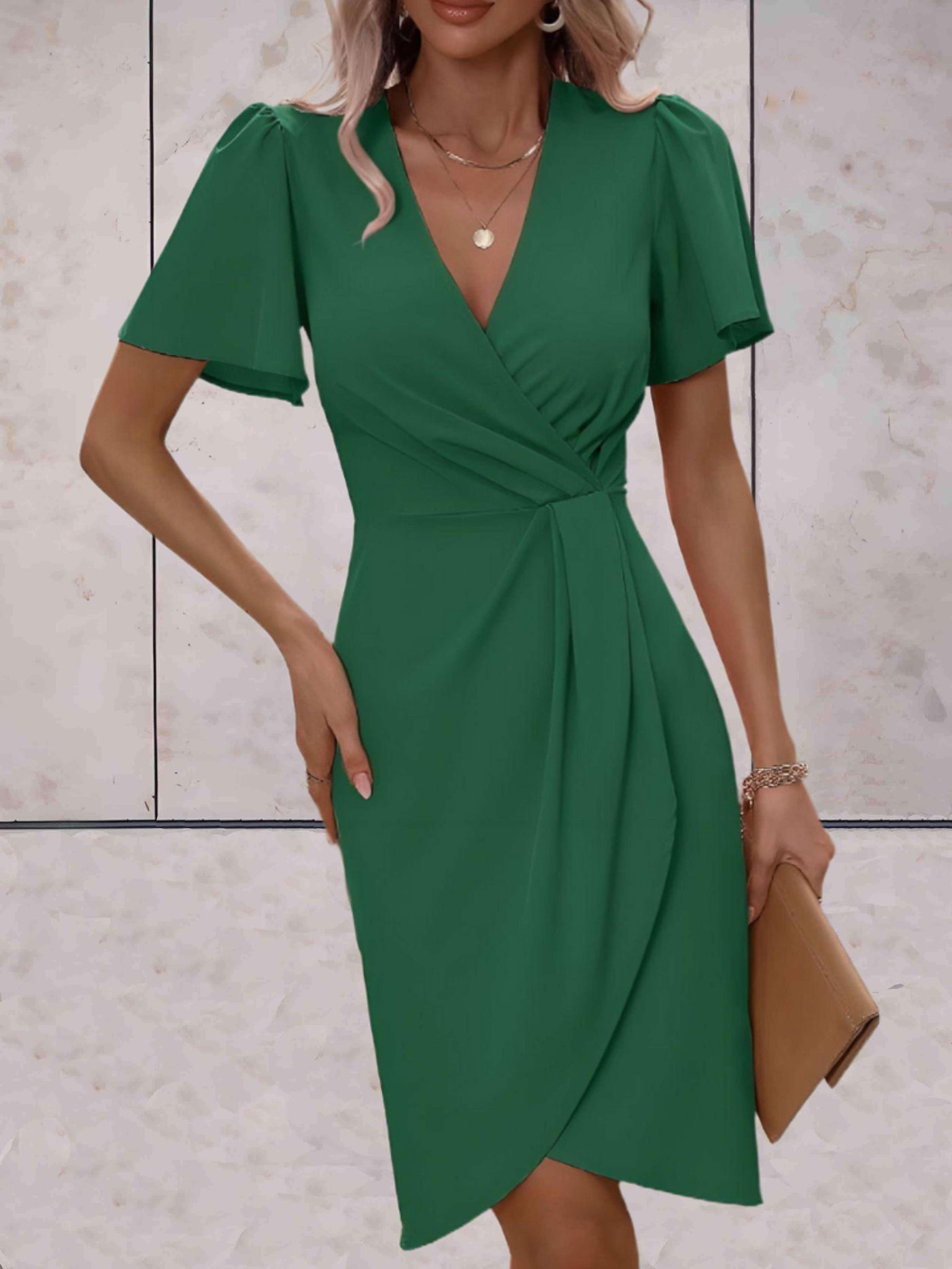 Caroline | Robe élégante à col en V