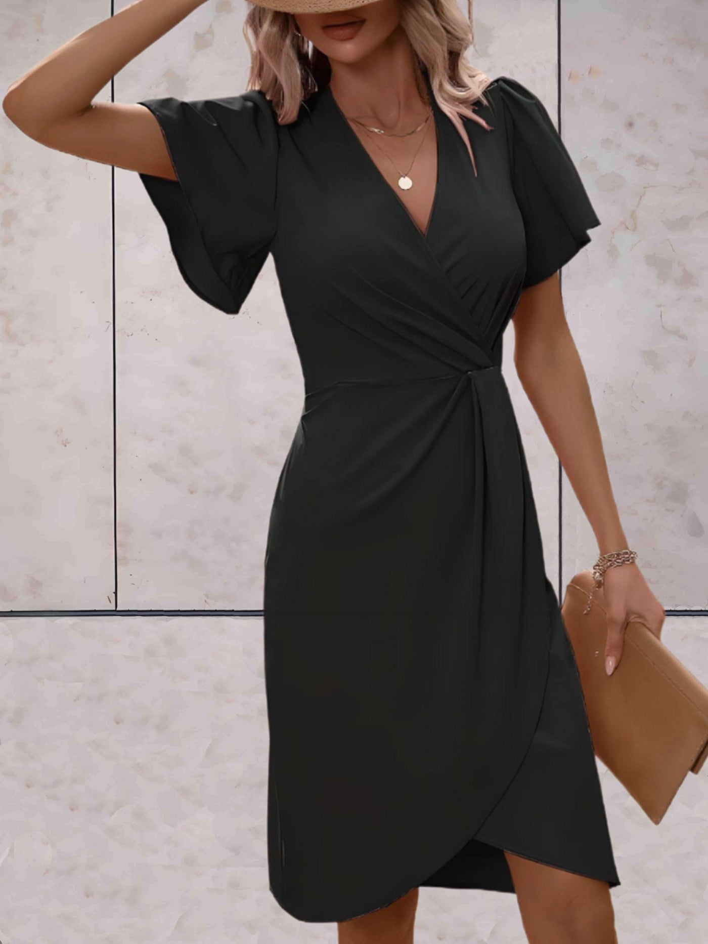Caroline | Robe élégante à col en V
